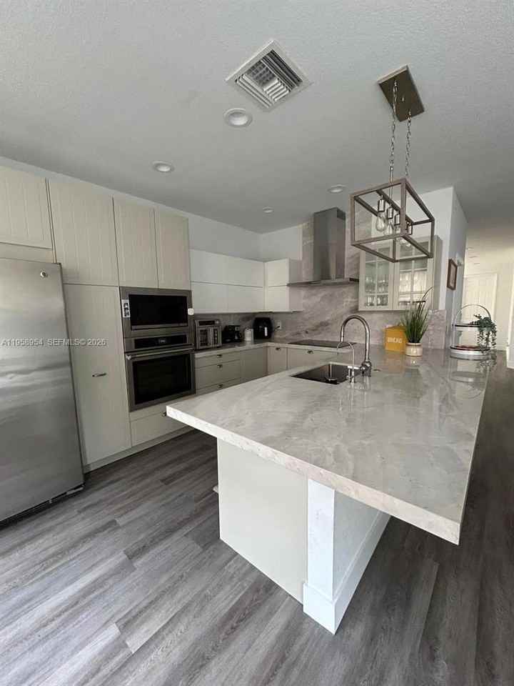 11625 Nw 87th Ln #11625 - Photo 7 of 22