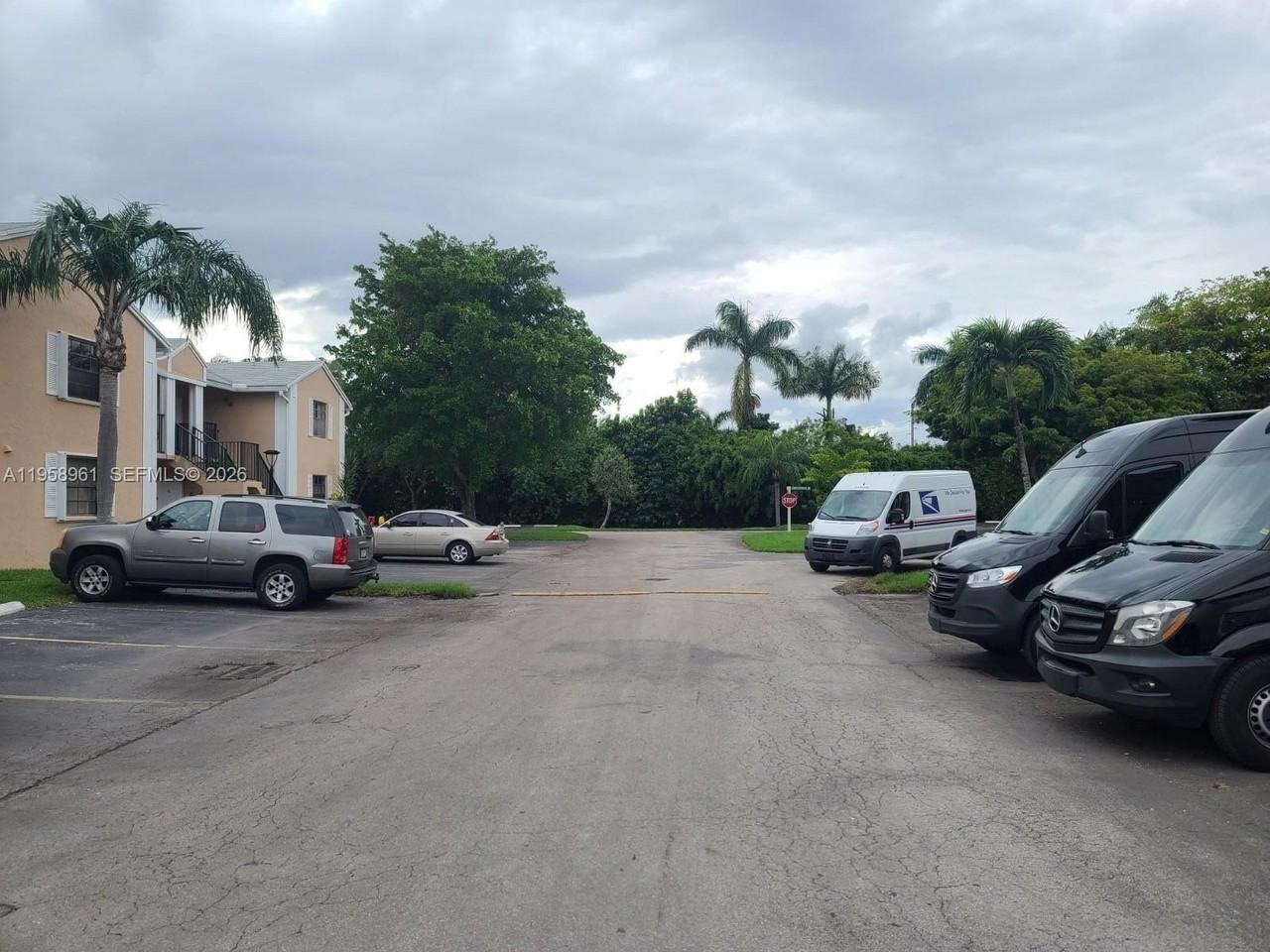 1002 Adams Ave #1002D - Photo 3 of 18