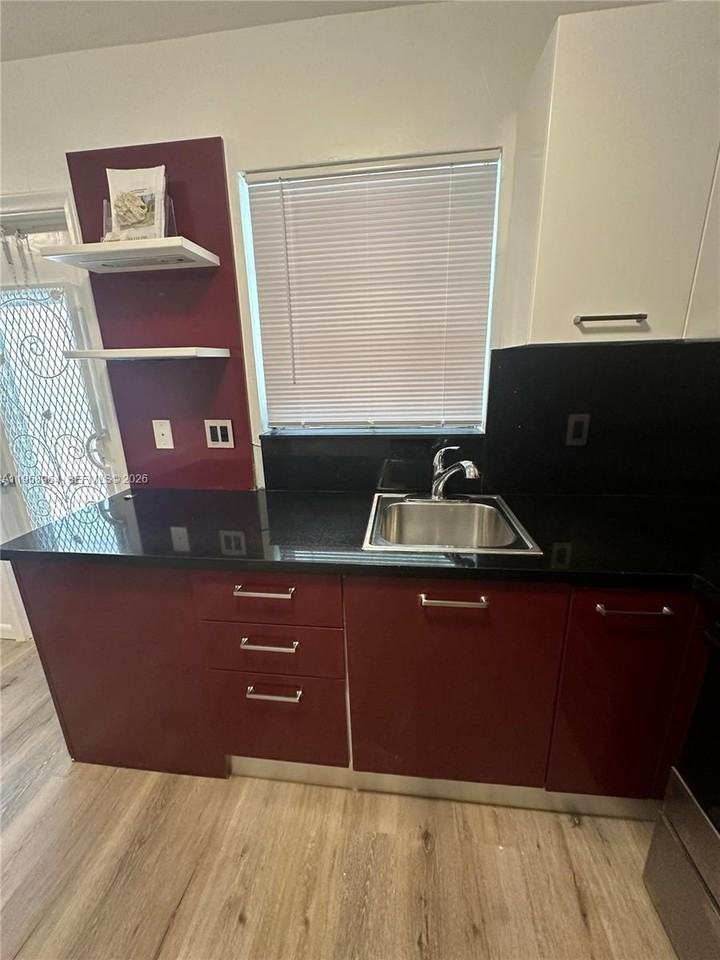 2222 Jackson St #6E - Photo 6 of 16