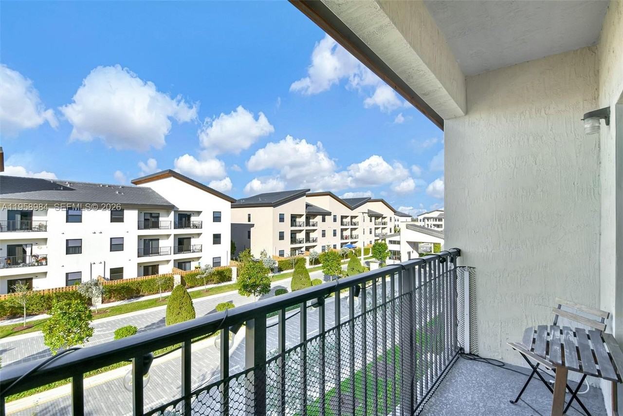 7865 Nw 104th Ave #32 - Photo 6 of 43