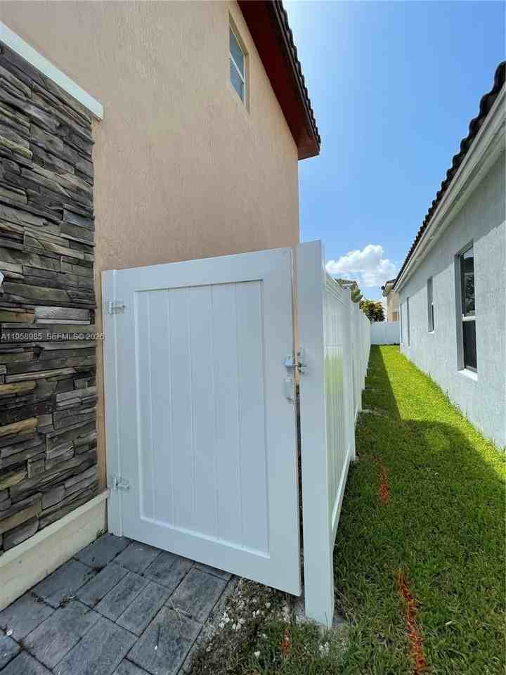 9242 Sw 171st Ct #A - Photo 7 of 7