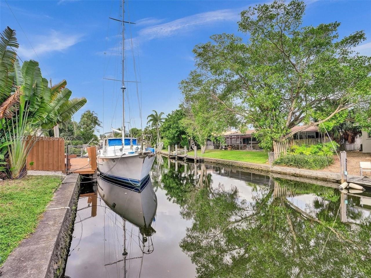 937 Sw 17th St - Photo 4 of 35