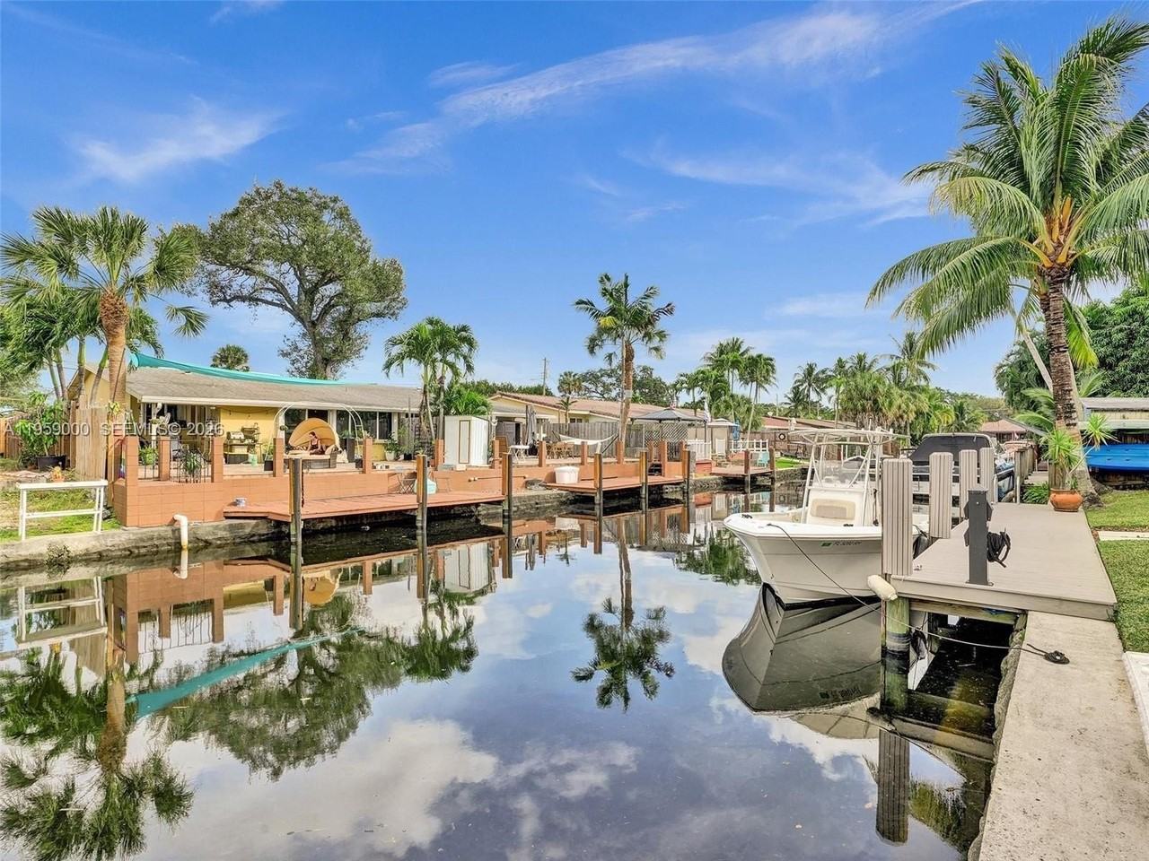 937 Sw 17th St - Photo 5 of 35