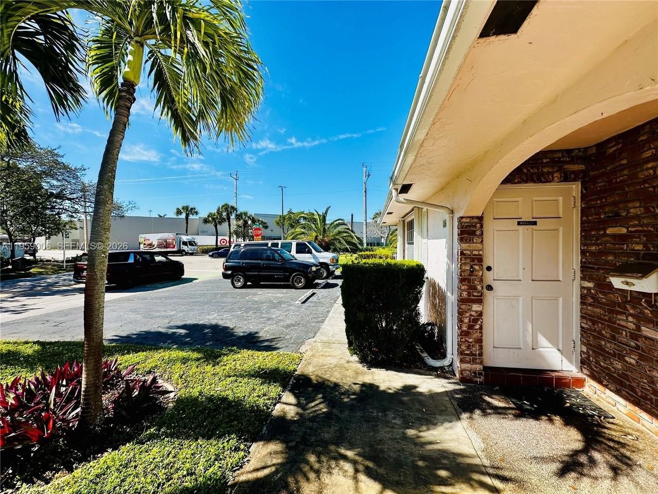 2601 Ne 32nd St #2 - Photo 2 of 25