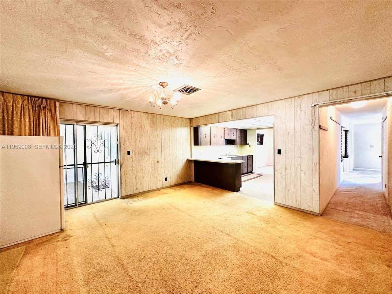 2601 Ne 32nd St #2 - Photo 7 of 25