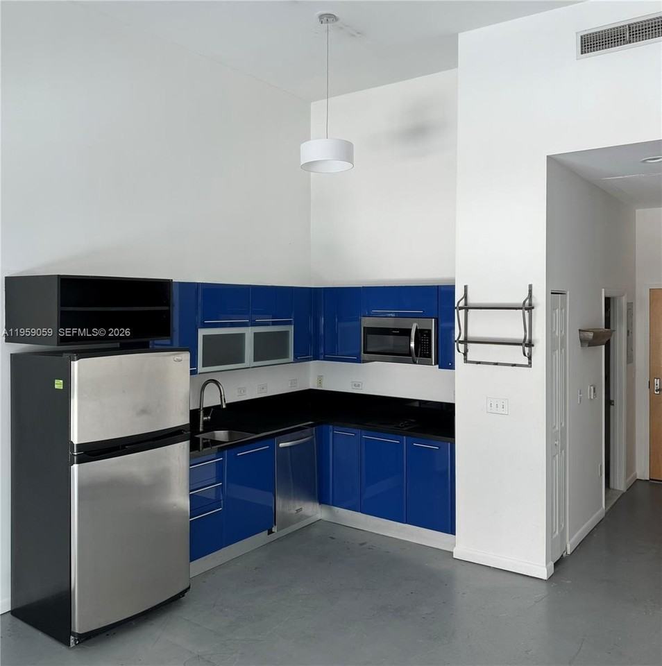 244 Biscayne Blvd #248 - Photo 3 of 8