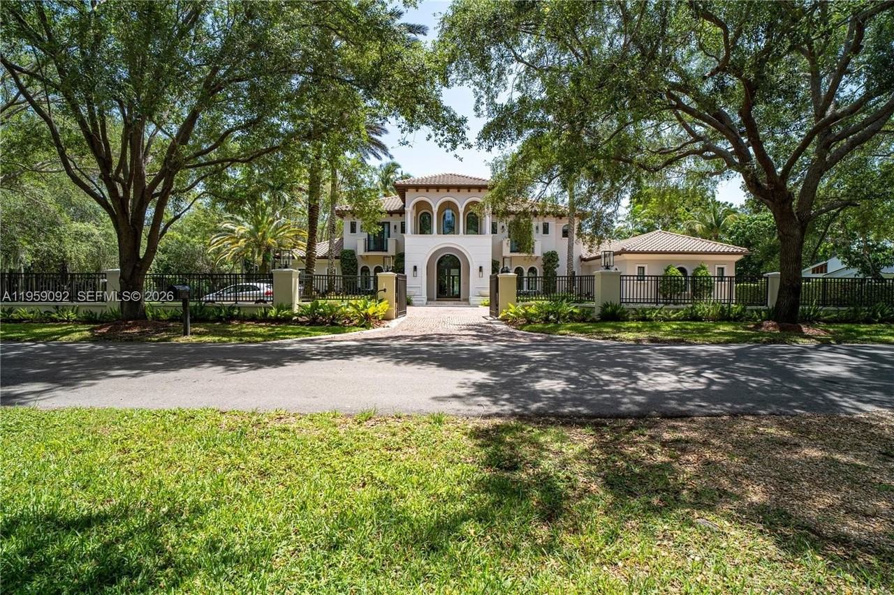 6450 Sw 126th Street Rd - Photo 2 of 45