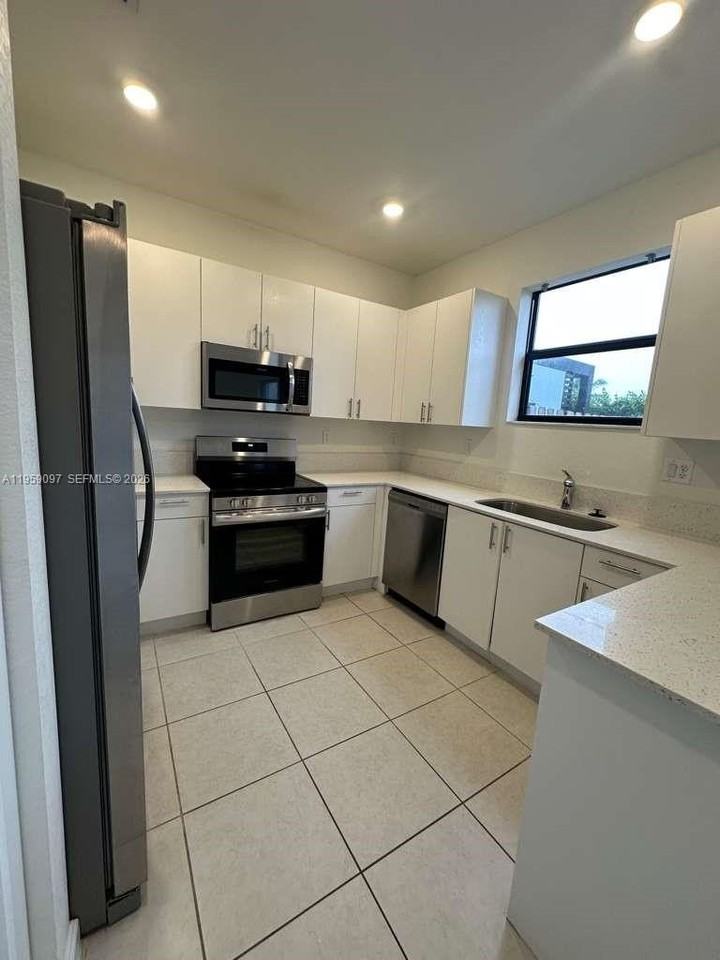 13386 Sw 287th Ter #13386 - Photo 4 of 40