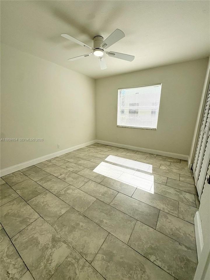 4119 Woodside Dr #1 - Photo 7 of 9