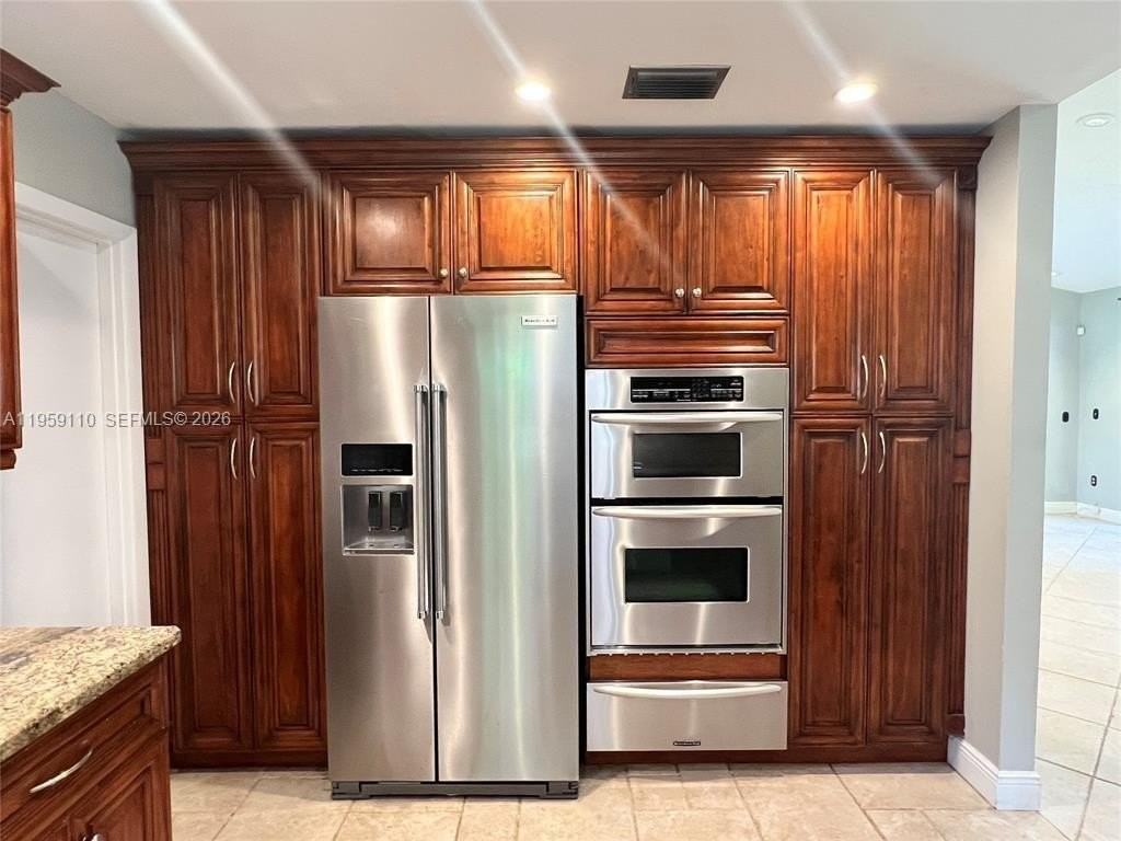 15501 Dover Ct - Photo 3 of 20