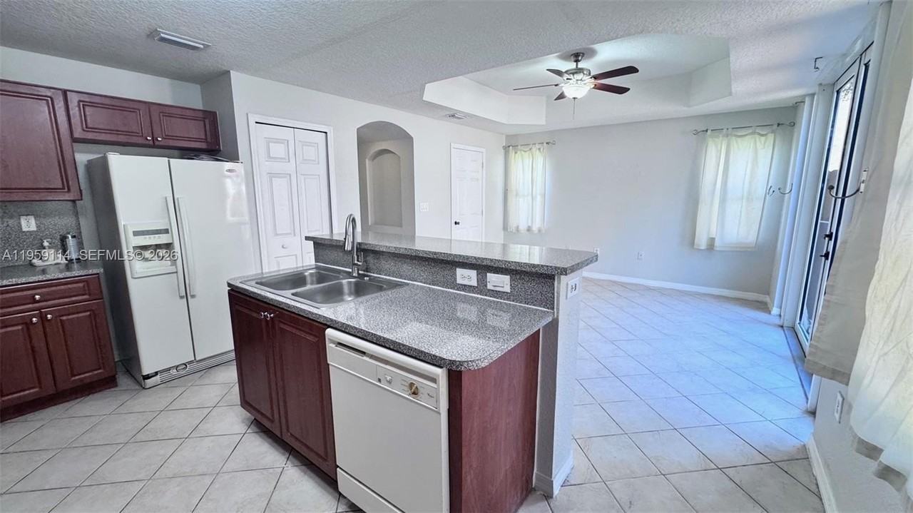 15245 Sw 30th Ter - Photo 6 of 18