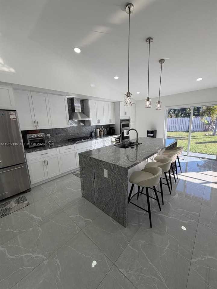 920 Monticello Ave #920 - Photo 6 of 20