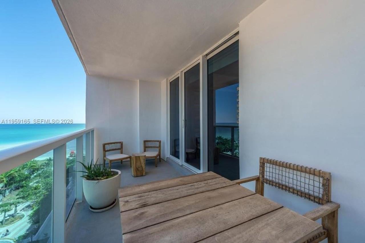 102 24th St #1007 - Photo 5 of 23