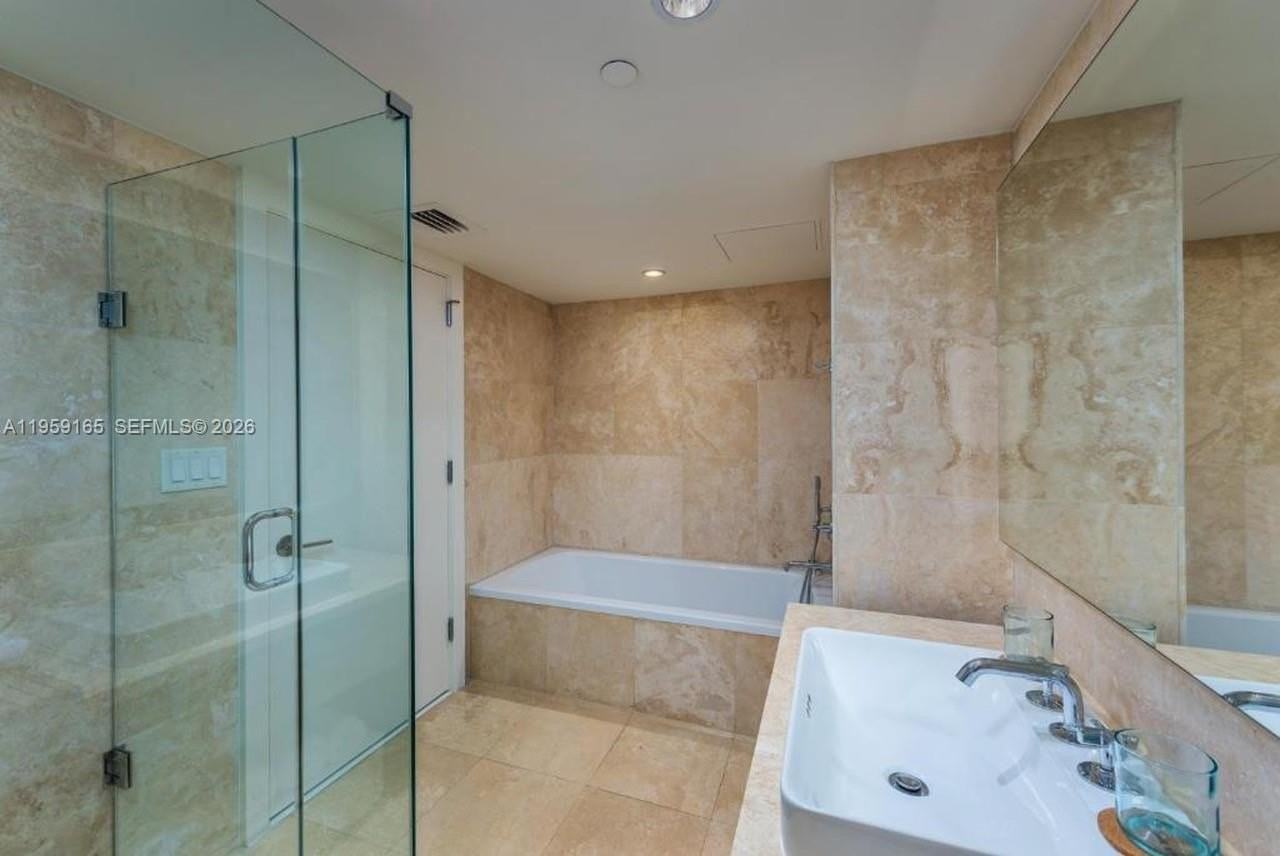 102 24th St #1007 - Photo 7 of 23