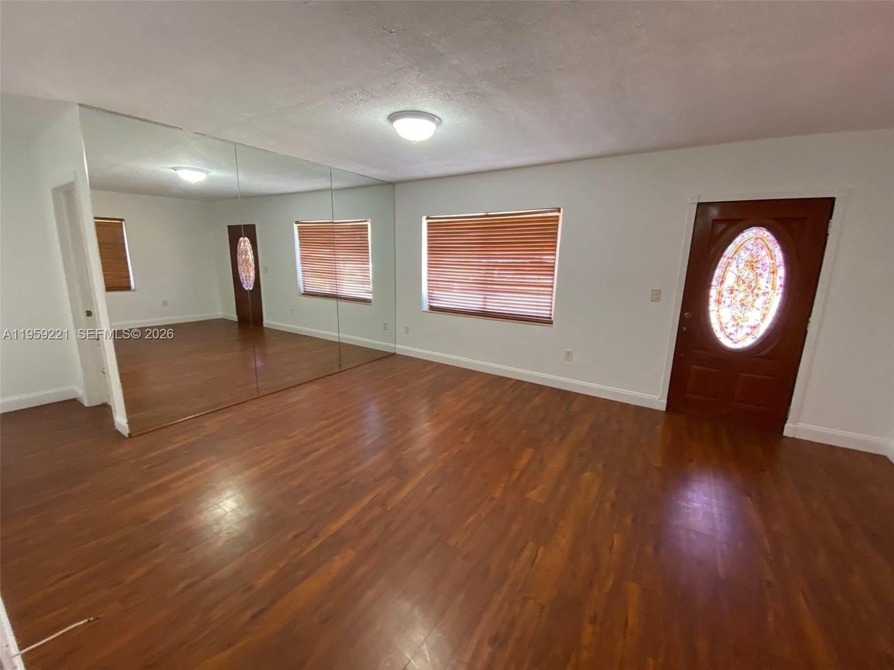 141 Sw 33rd Ave #1 - Photo 5 of 8