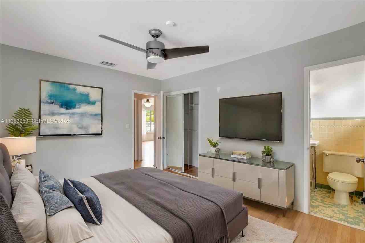 517 S 19th Ave #517 - Photo 4 of 24