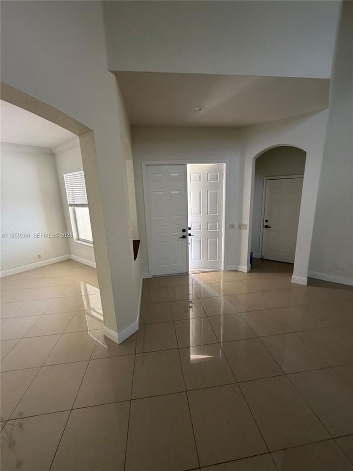 1819 Mariners Ln #1819 - Photo 7 of 50