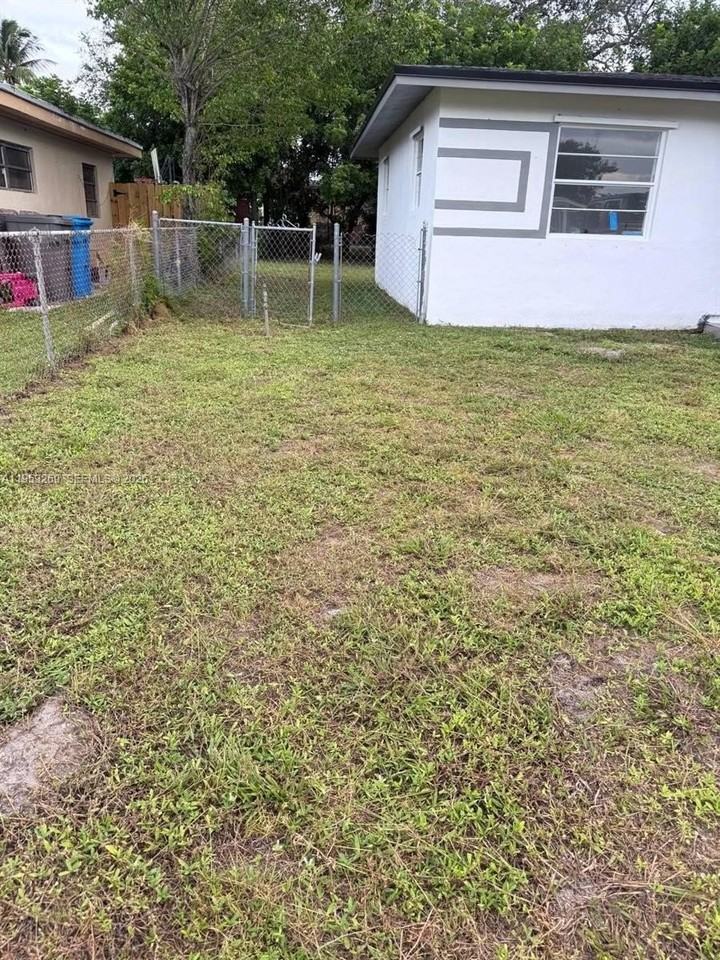 3510 Sw 36th Ct - Photo 4 of 25