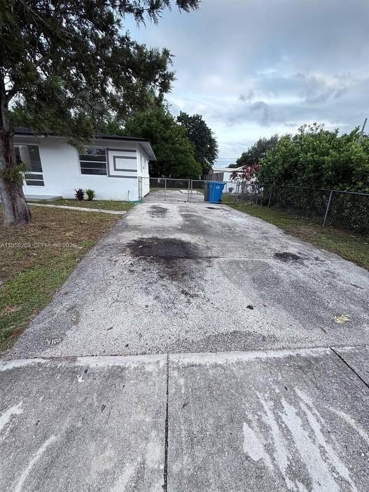 3510 Sw 36th Ct - Photo 5 of 25