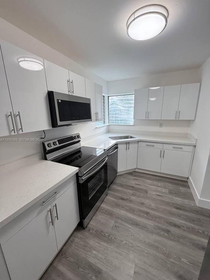 3510 Sw 36th Ct - Photo 7 of 25