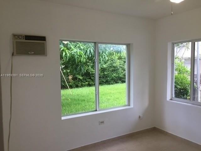 2731 Nw 4th St #2 - Photo 4 of 6