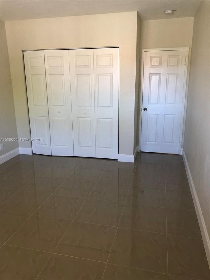 600 Layne Blvd #208 - Photo 3 of 9
