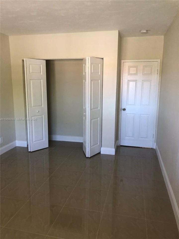 600 Layne Blvd #208 - Photo 4 of 9