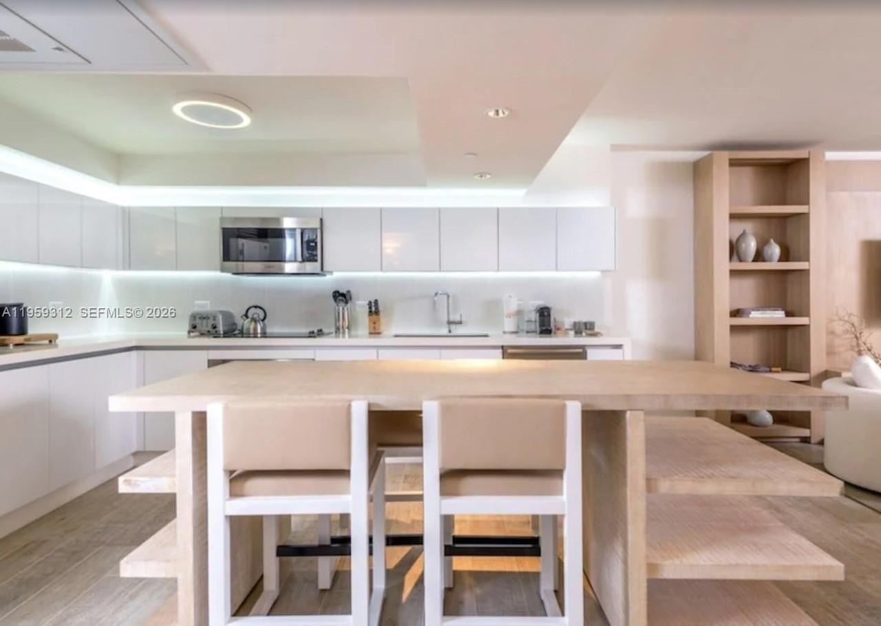 102 24th St #1206 - Photo 5 of 20