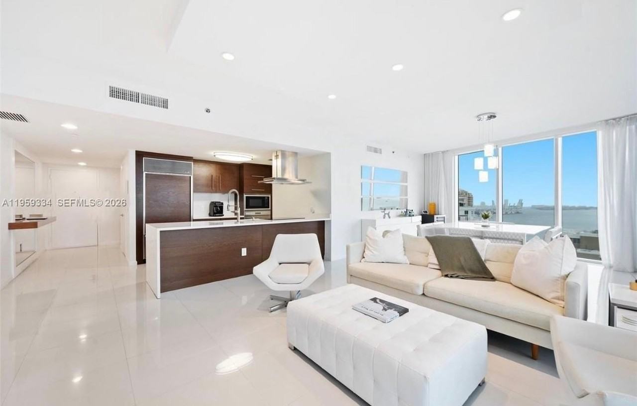 495 Brickell Ave #3301 - Photo 6 of 20