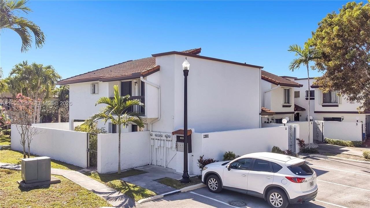 1301 Sw 124th Ct #20A - Photo 2 of 33