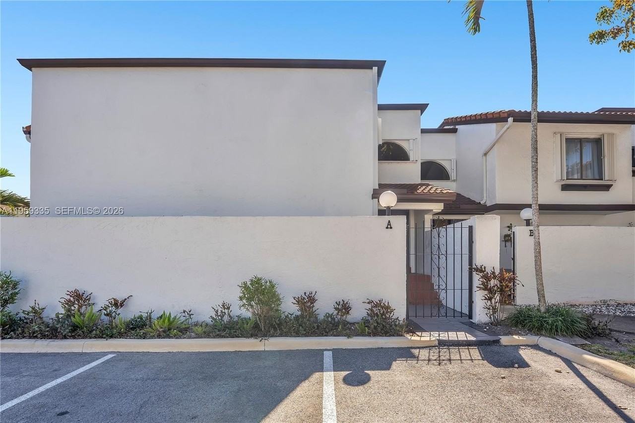 1301 Sw 124th Ct #20A - Photo 3 of 33