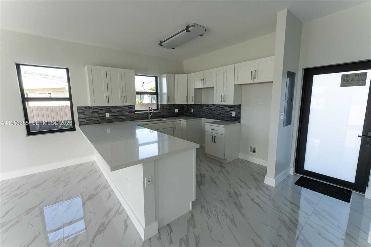 22385 Sw 115th Ct #1 - Photo 4 of 10