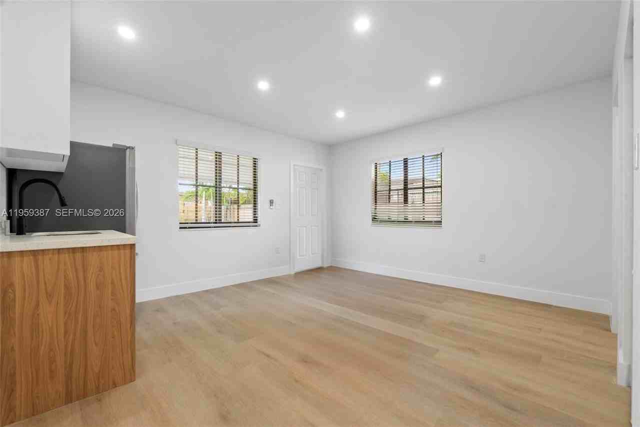 1060 Nw 35th Ct #2 - Photo 2 of 7