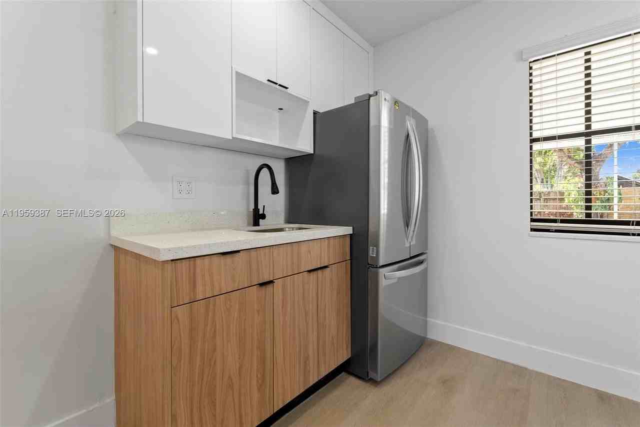 1060 Nw 35th Ct #2 - Photo 3 of 7