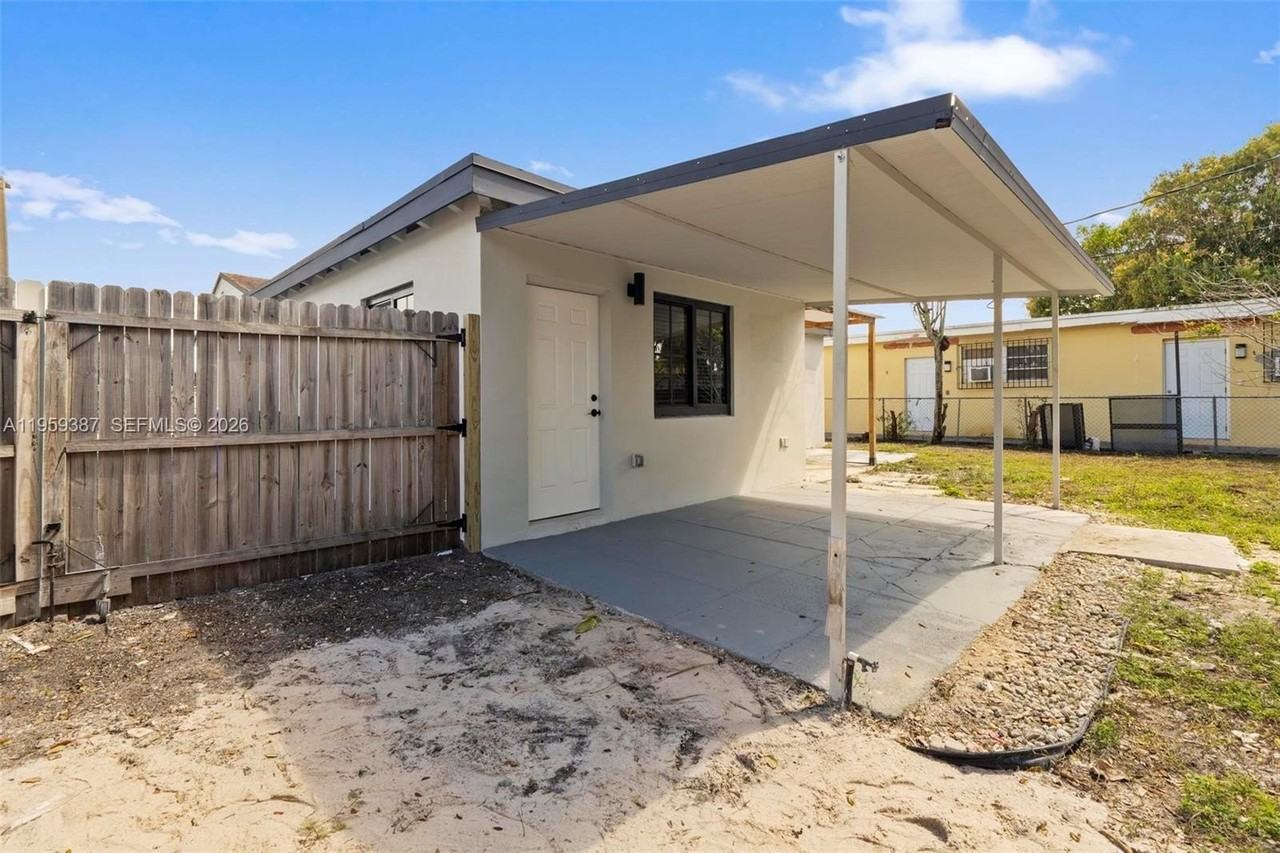 1060 Nw 35th Ct #2 - Photo 7 of 7