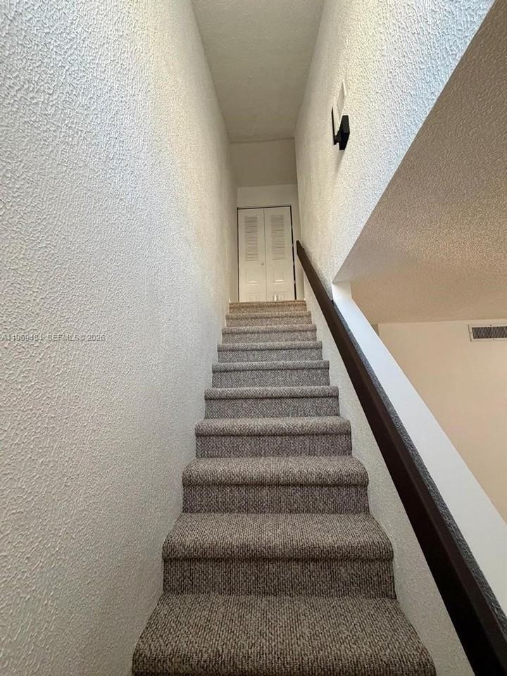 15832 Sw 91st Ct #B - Photo 5 of 21