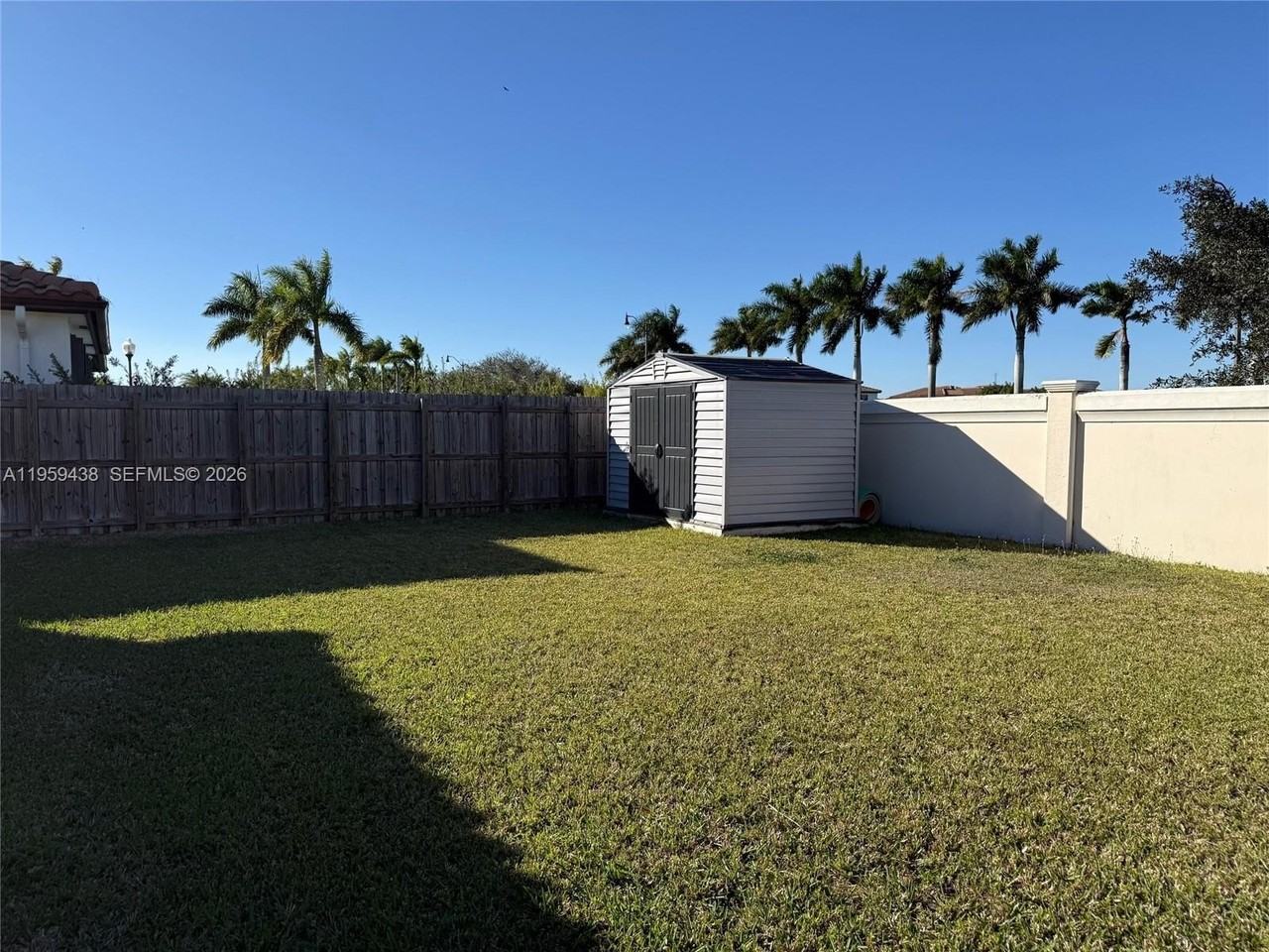 2541 Se 1st St - Photo 2 of 10