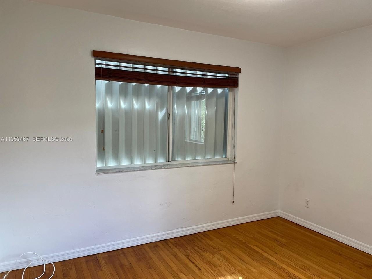 530 Sw 10th St #1B - Photo 5 of 31