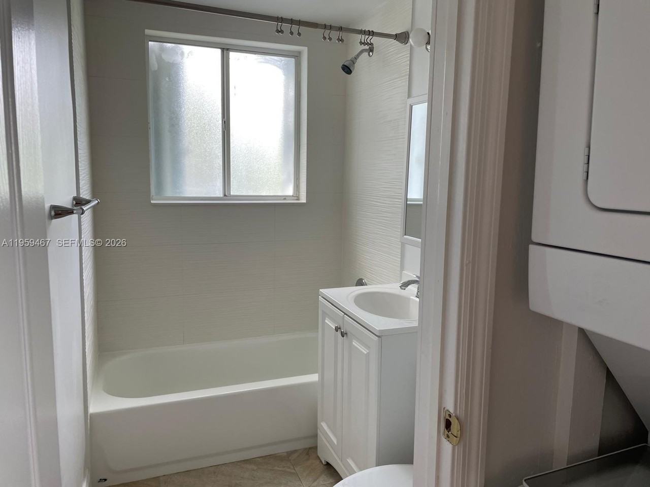 530 Sw 10th St #1B - Photo 7 of 31