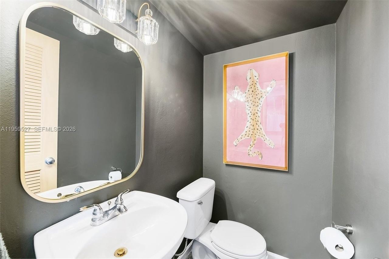 888 Intracoastal Dr #8B - Photo 5 of 15