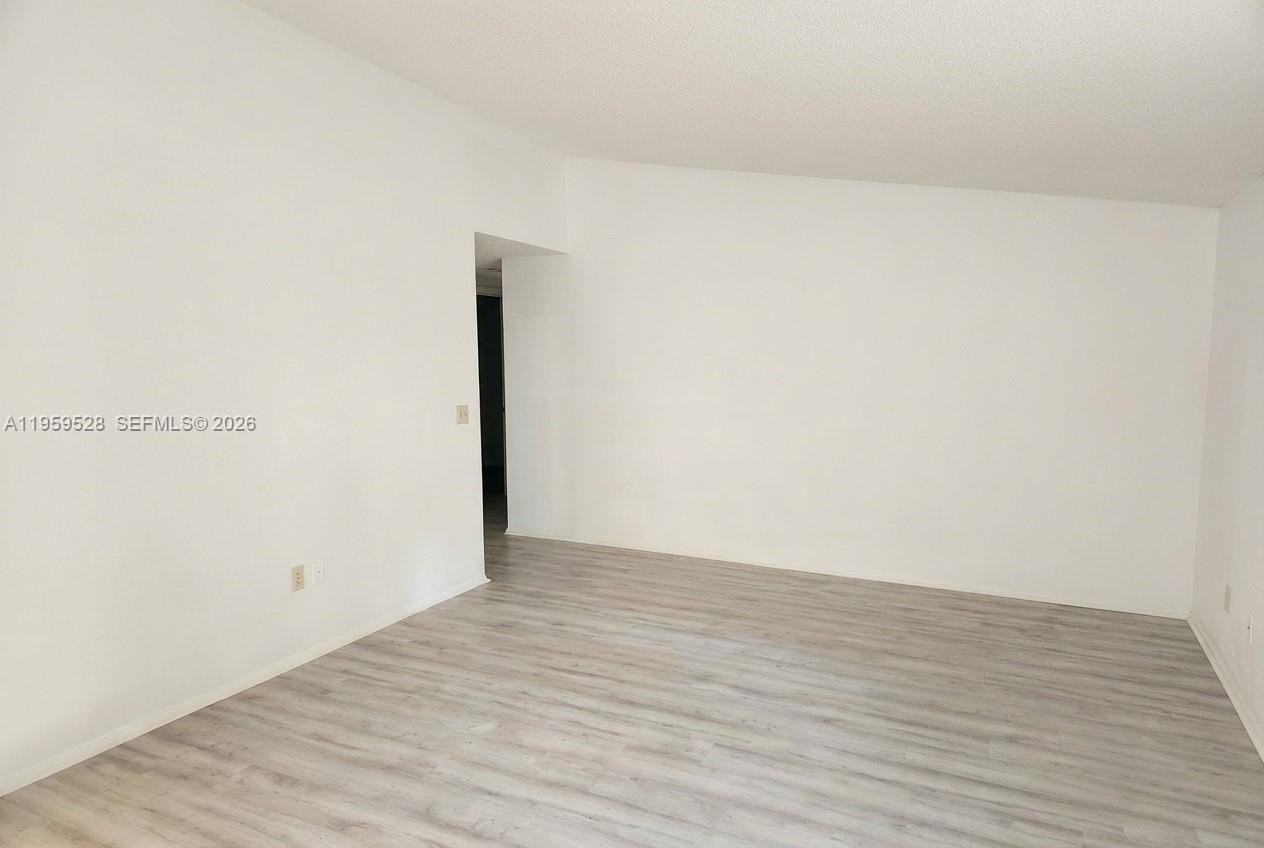 2420 Nw 33rd St #1011 - Photo 4 of 17