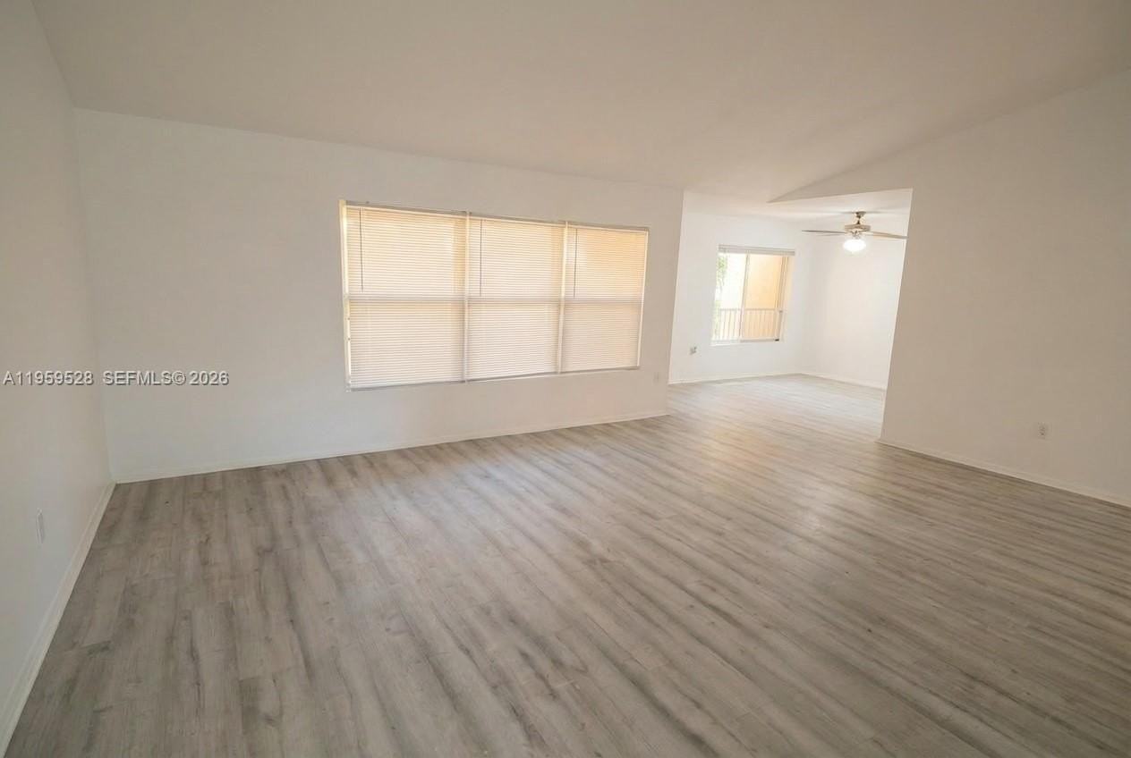 2420 Nw 33rd St #1011 - Photo 5 of 17