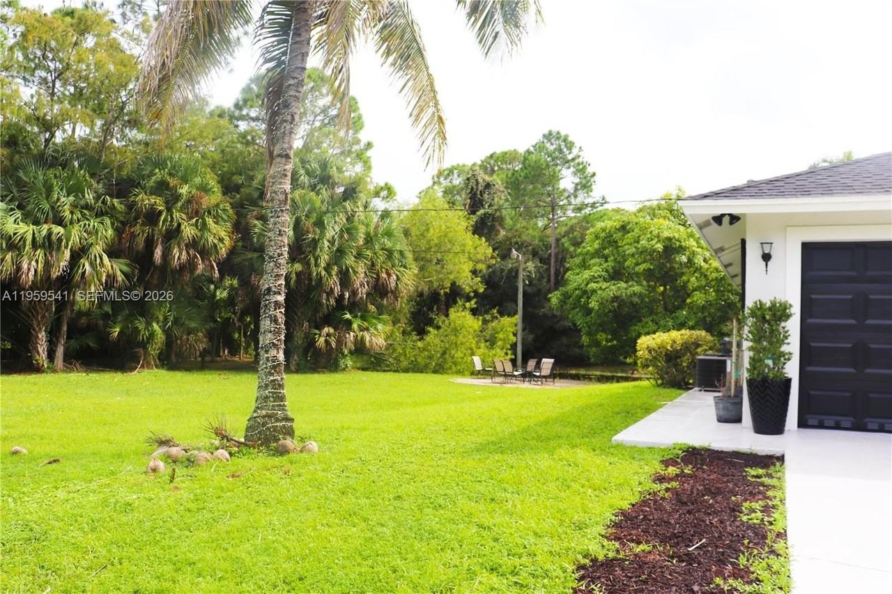 16930 W Mead Hill Dr - Photo 4 of 22