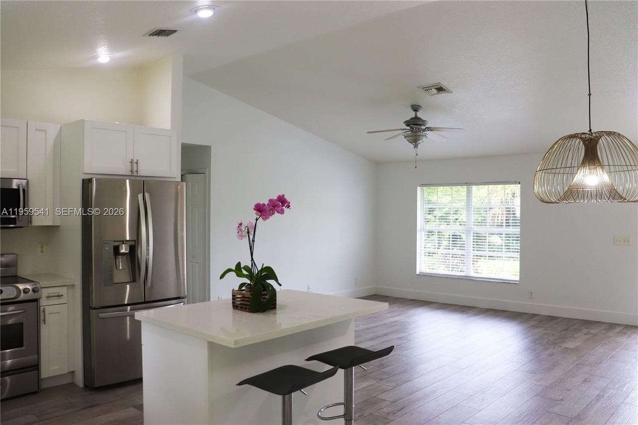 16930 W Mead Hill Dr - Photo 6 of 22