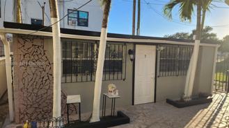 2272 Sw 8th St #5 - Photo 1 of 1