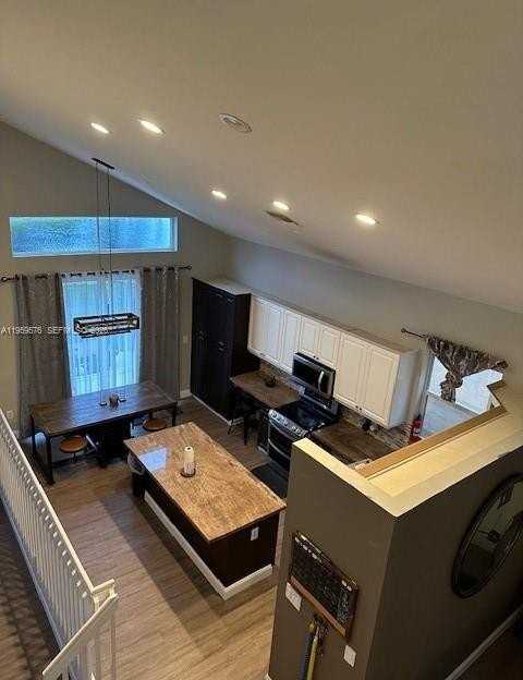 1471 Nw 159th Ave - Photo 5 of 33