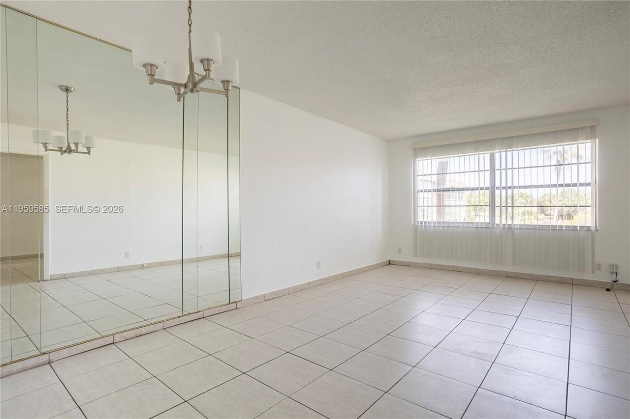 5021 W Oakland Park Blvd #204 - Photo 7 of 30