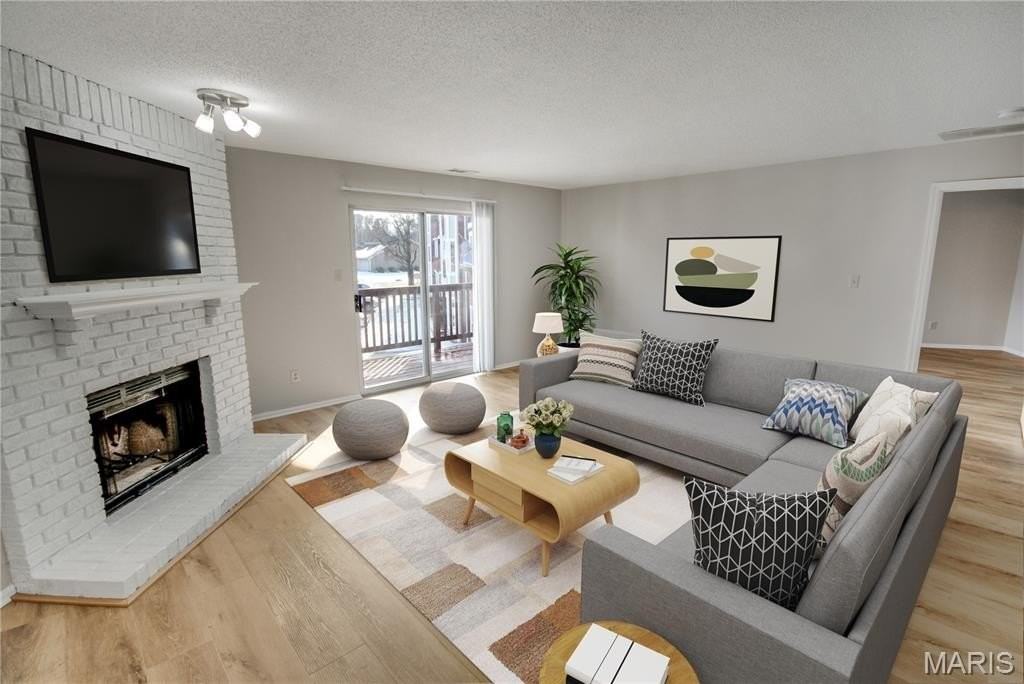 321 Shirley Ridge Dr - Photo 2 of 21