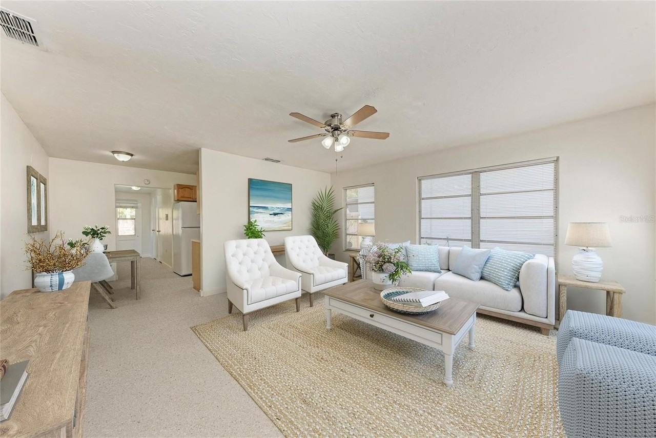 2253 Arlington St - Photo 3 of 27