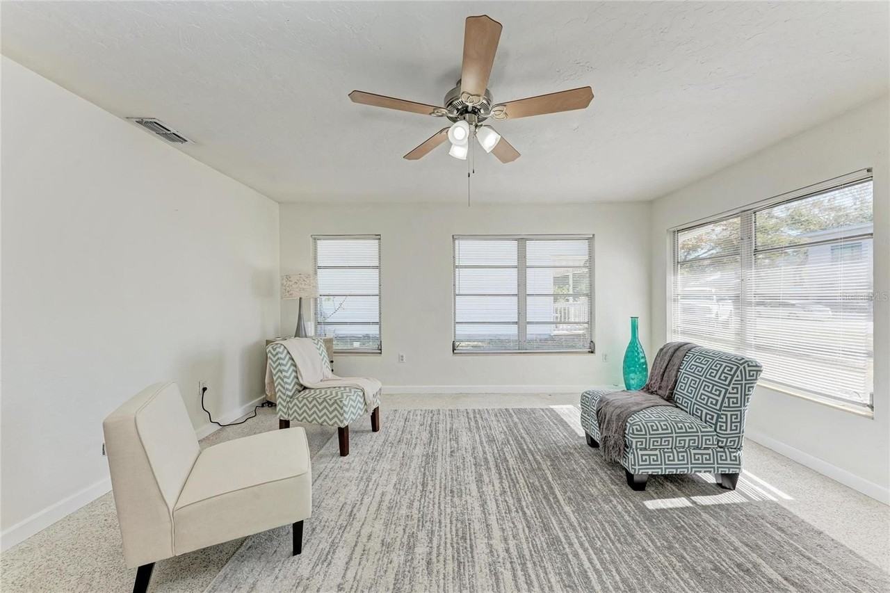 2253 Arlington St - Photo 4 of 27